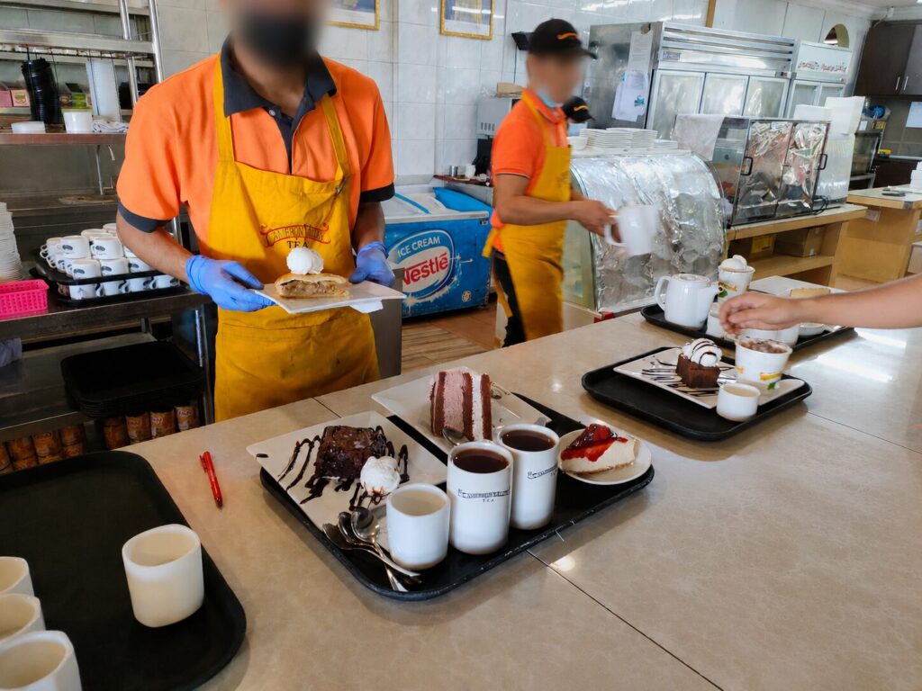紅茶とケーキ