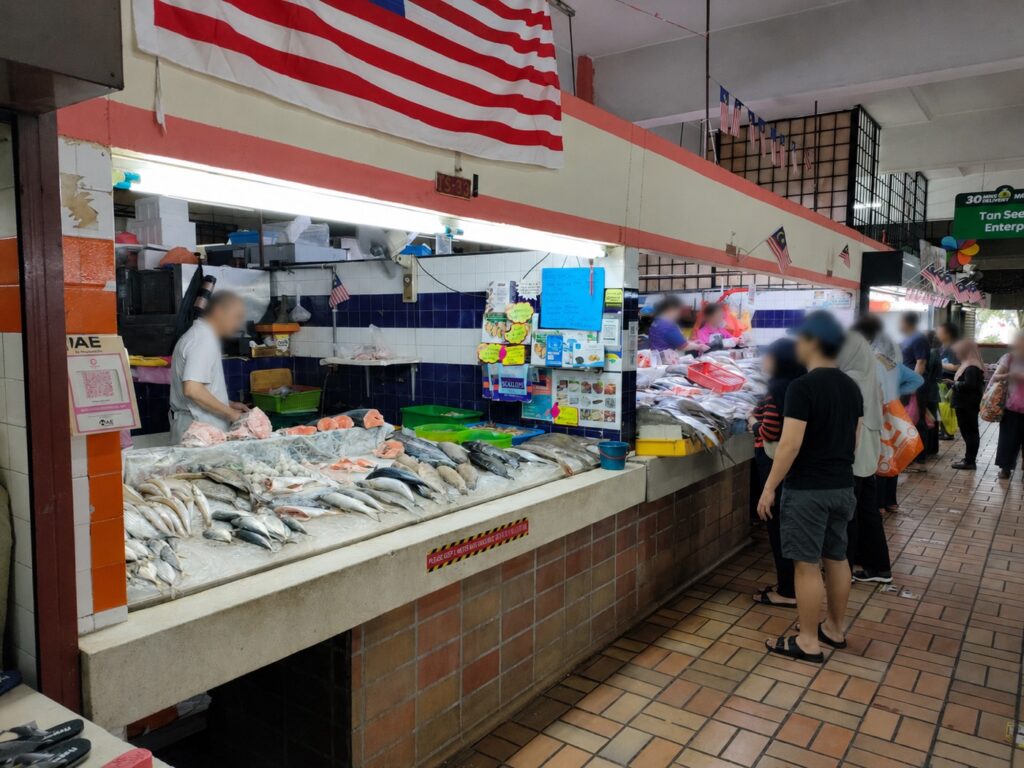 TTDIウェットマーケットの鮮魚店